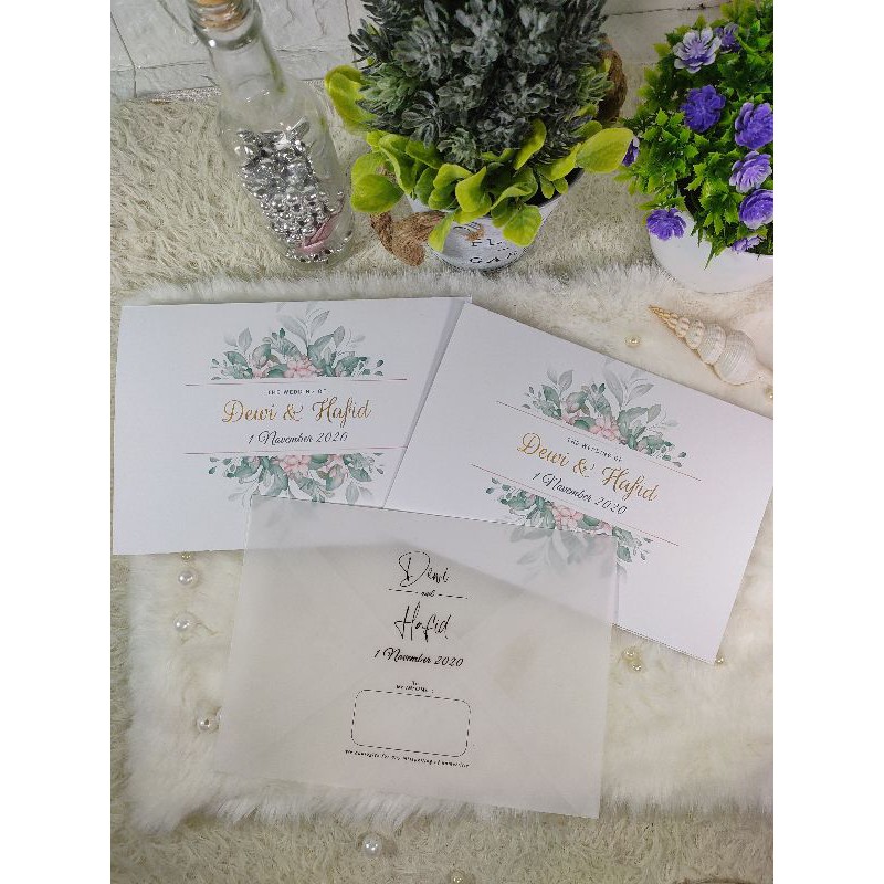 kartu undangan pernikahan softcover dengan amplop transparan