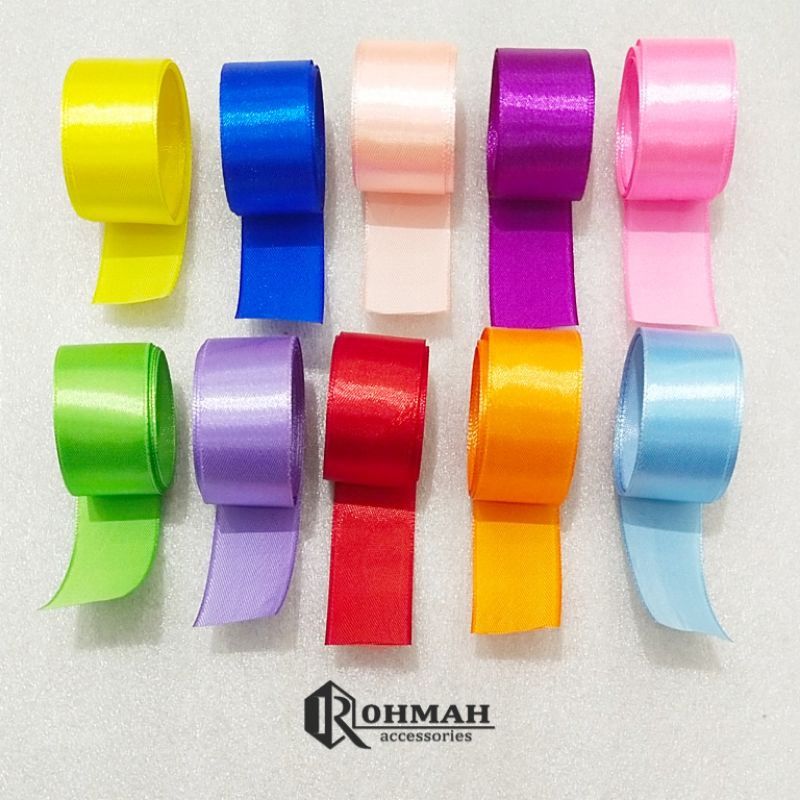 Pita Satin 2,5 cm meteran