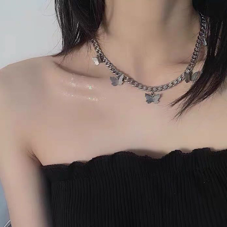 Kalung Choker Rantai Banyak Lapis Dengan Liontin Kupu-Kupu Warna Emas / Silver Untuk Wanita