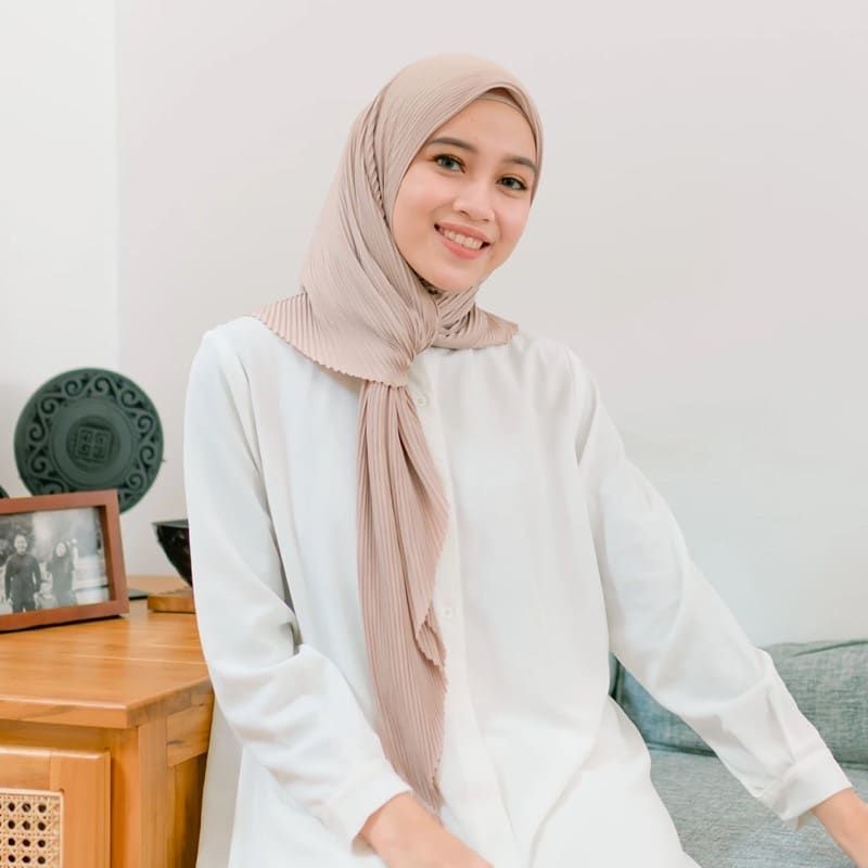 HIJAB PLISKET SQUARE / PLISKET SEGIEMPAT / HIJAB PLISKET SEGIEMPAT VOAL-Latte