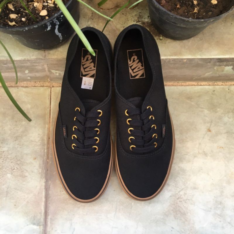 VANS AUTHENTIC BLACK RUBBER GUM