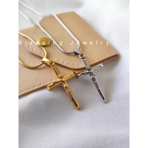 Kalung Salib Yesus Titanium Pria dan Wanita