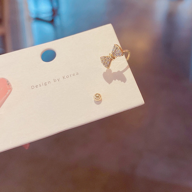 Anting Klip Desain Pita Bahan 925 silver needle Aksen Berlian