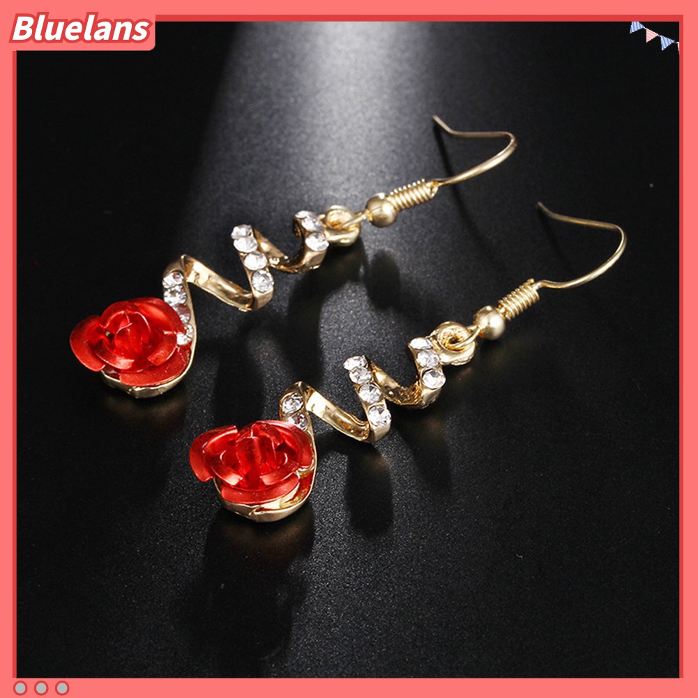 Anting Kait Gantung Wanita Desain Mawar Merah Hias Berlian Imitasi Untuk Hadiah