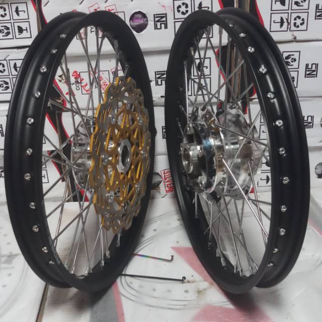 Pelek motor vixion new old dan r15