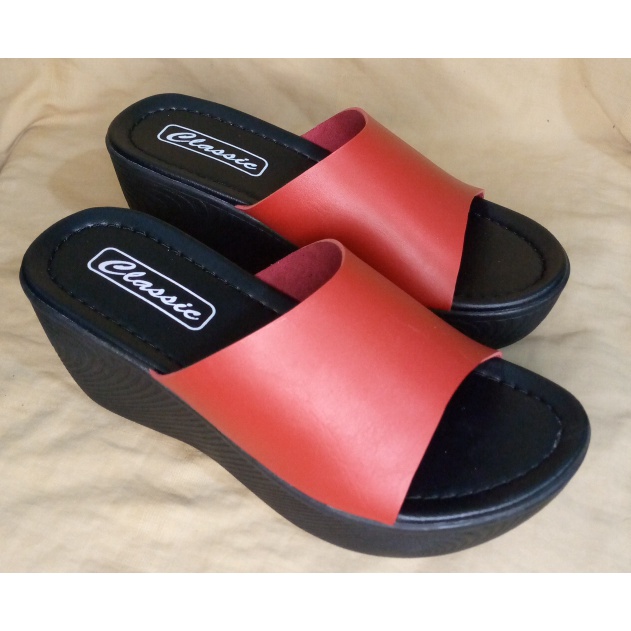 -WEDGES MERAH