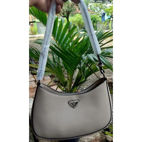 TAS PRADA HOBO TERBARU