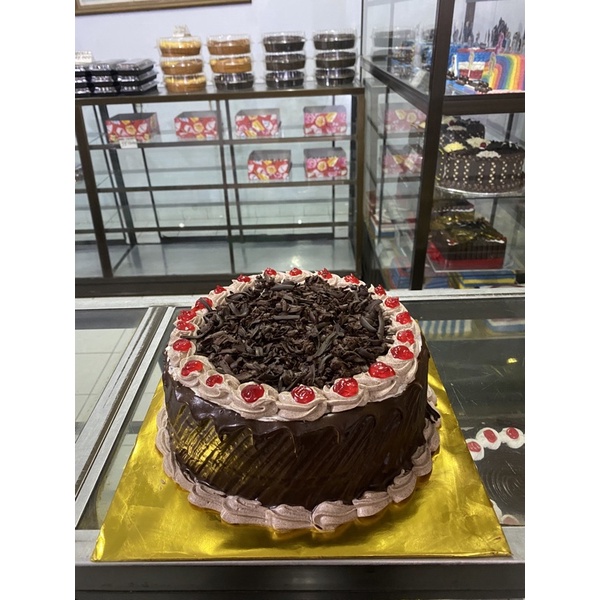

KUE TART LAPIS SURABAYA UKURAN 22 CM MODEL 6
