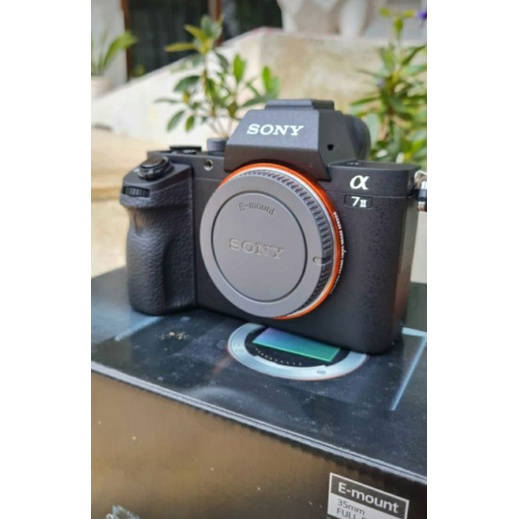 JUAL MIROLLES SONY A7 MARK ii ((SECOND)) + LENSA SONY FE 50 mm F/1,8