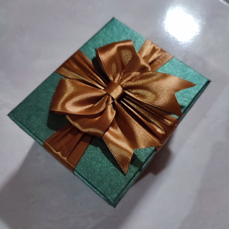 HESTIA GREEN PITA SATIN COKLAT KOTAK HADIAH KADO SPESIAL