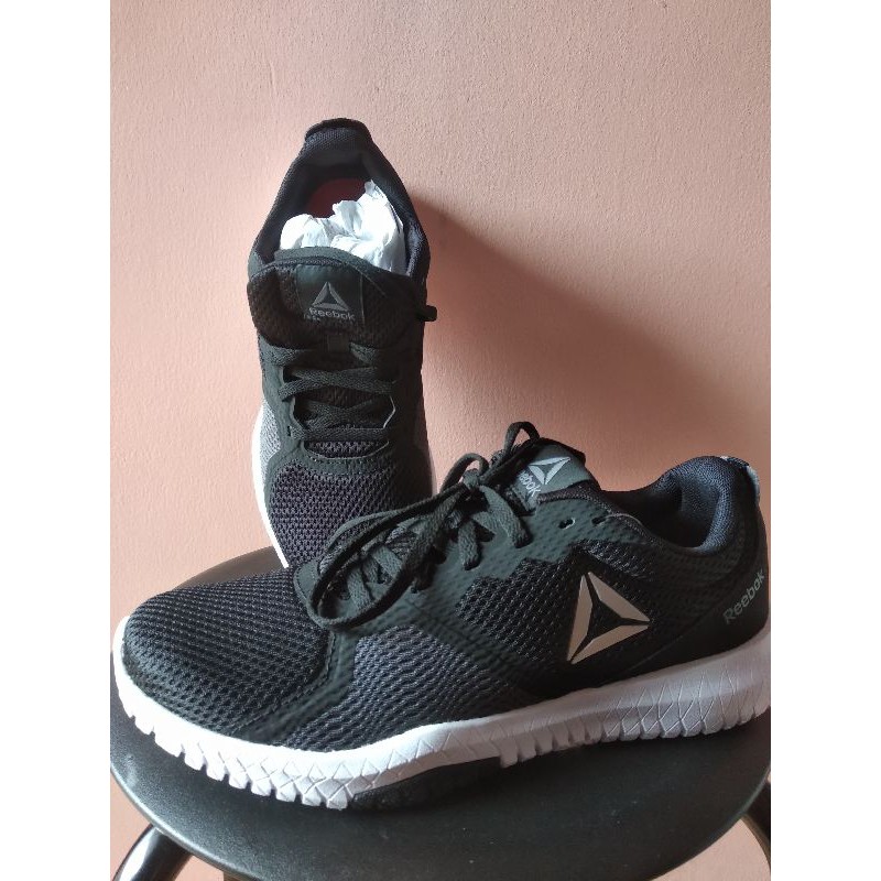 SepatuReebokFlexagonForce
