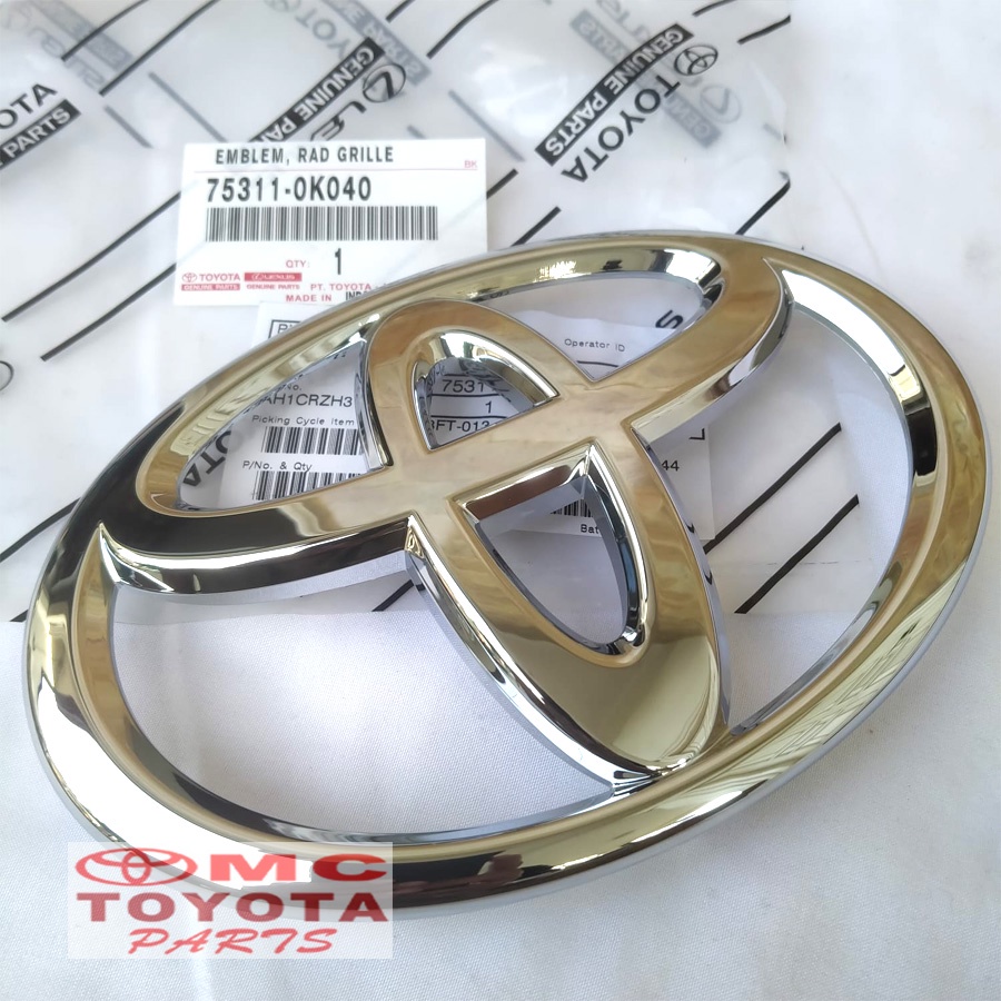 Emblem Logo Grill Grille Radiator Toyota Fortuner 75311-0K040