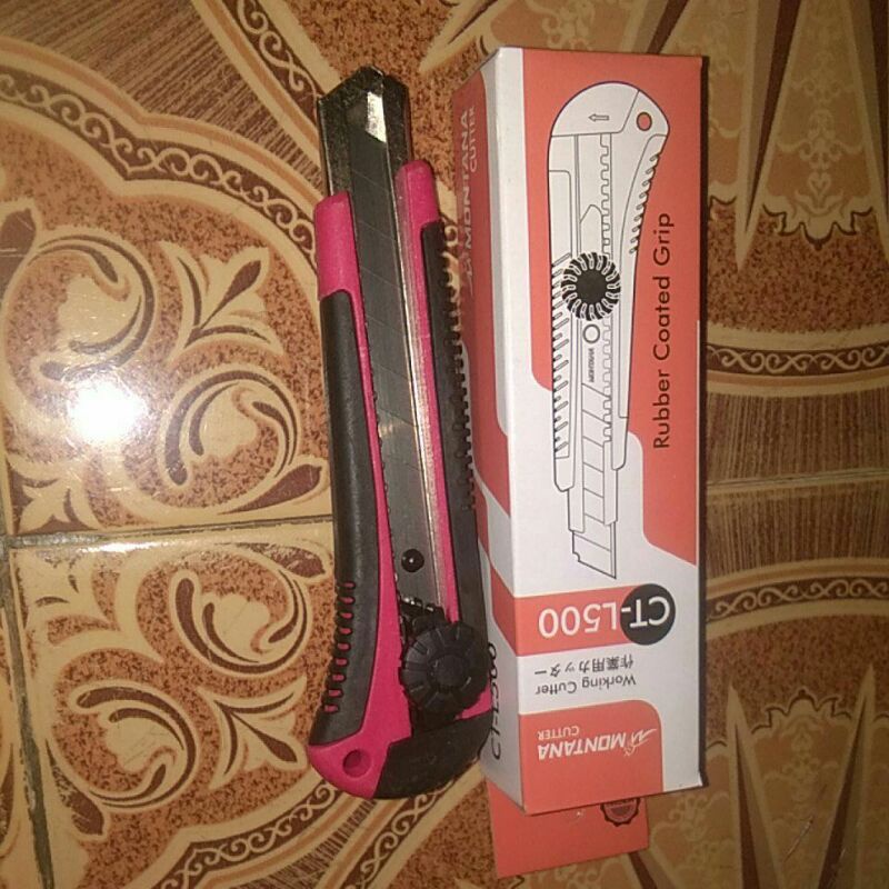 

Cutter gagang karet putar