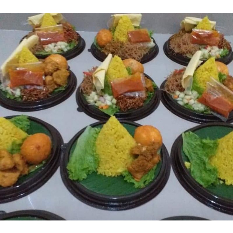 

NASI KUNING MALUKU