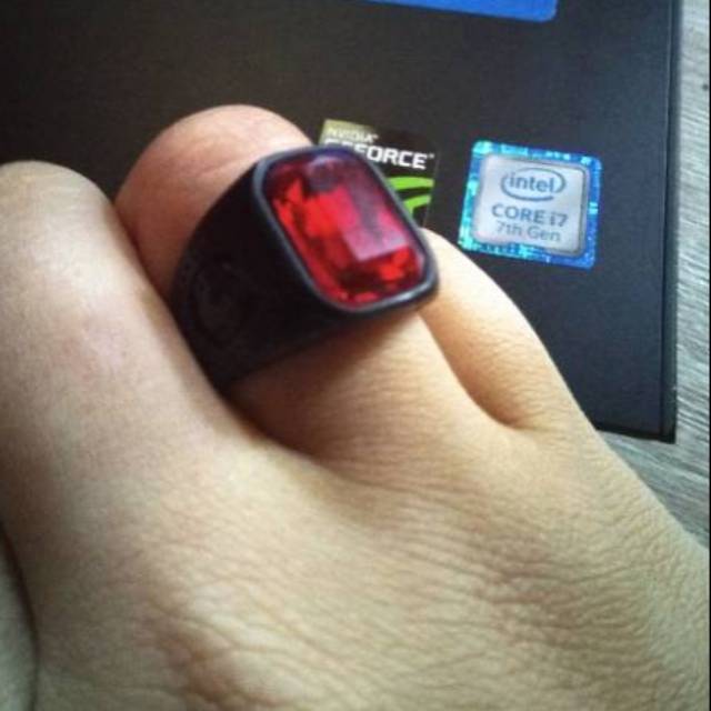 Cincin Pria Red Ruby Akik Merah Berbahan Ring Titanium Stainless Steel dan Black Plated Anti Karat