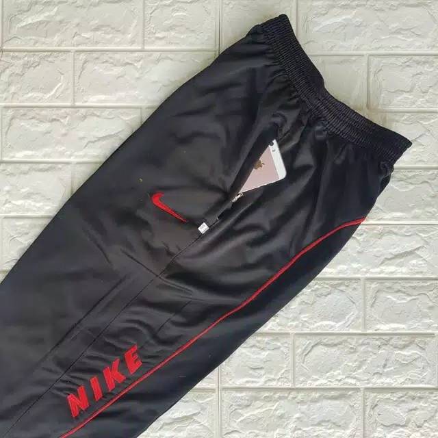 CELANA TRAINING BORBIR NIKE STRIPE SAKU SLETING