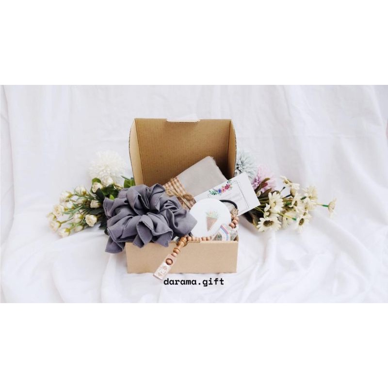 

HAMPERS | GIFT BOX | KADO BIRTHDAY, GRADUATION, ANNIVERSARY BOX BAIK HATI