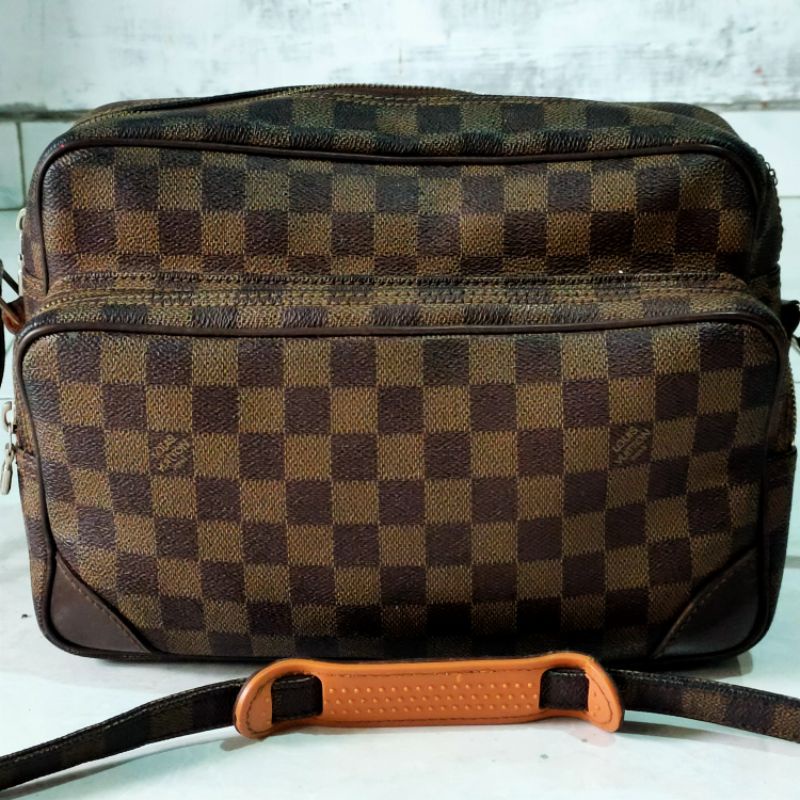 TAS PRELOVED SLING BAG  LV