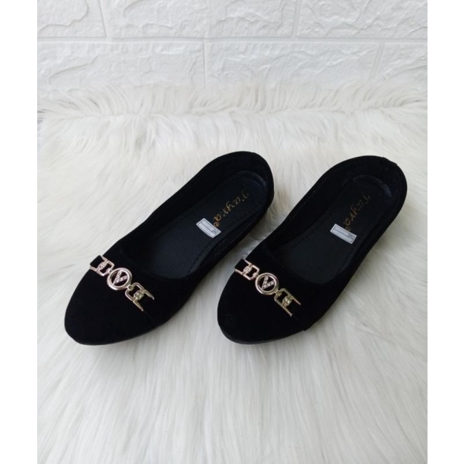 Flatshoes Wanita Terbaru Model V Sepatu Wanita Lucu Unik Flash Sale Bisa COD