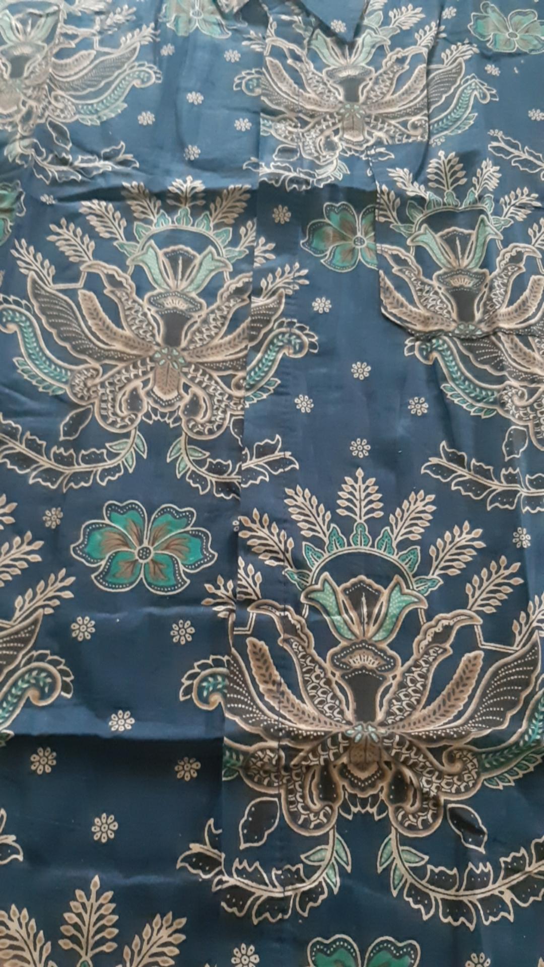 Batik Myrna - Kemeja Batik Pria Atasan Lengan Panjang Motif Kembang Goyang Dongker