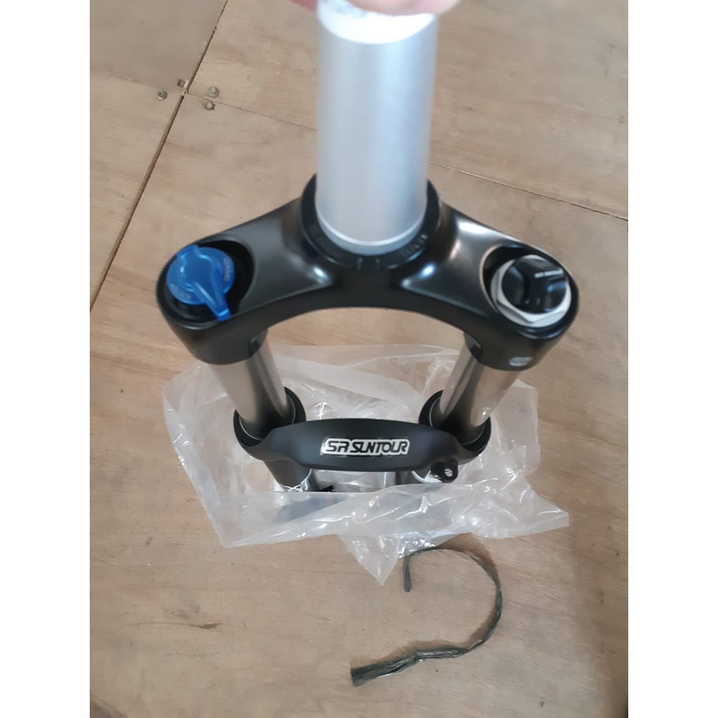 Fork Suntour XCR32 27.5 Air LOCK T120 Tapper QR black