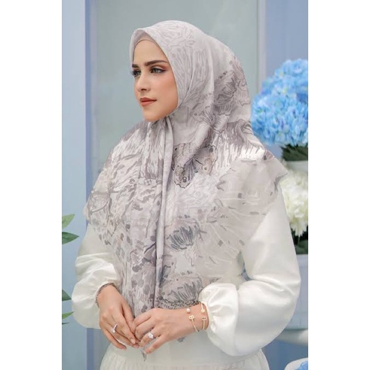 PRELOVED BUTTONSCARVES XL FARSHA BONE SYARI