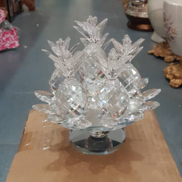 Jual pajangan kristal import-Jual pajangan krital buah-Dekorasi meja-Kristal nanas