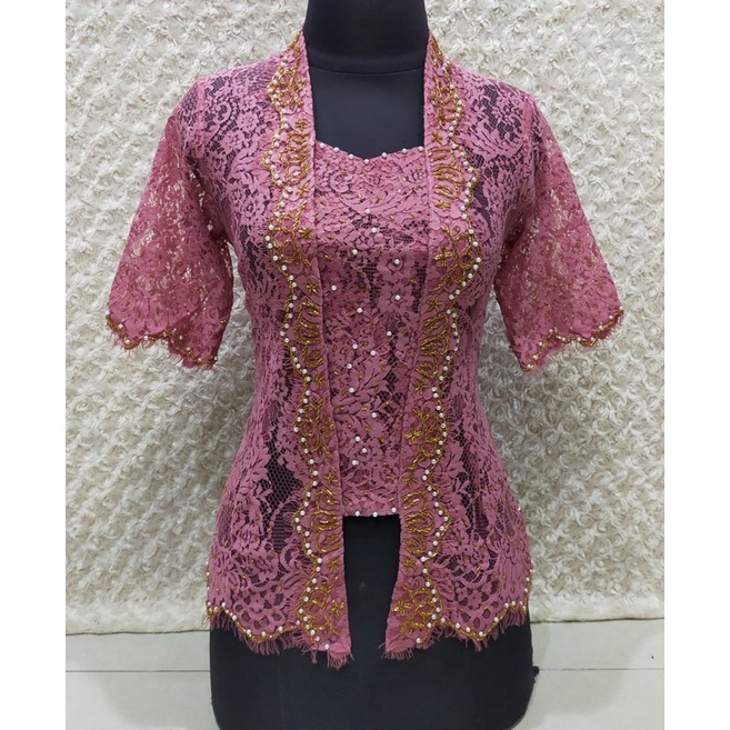 KEBAYA BROKAT PAYET/KEBAYA BALI