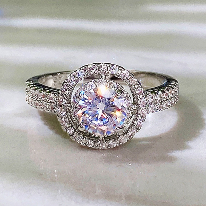 Cincin Bentuk Bulat Aksen Cubic Zirconia Untuk Wanita