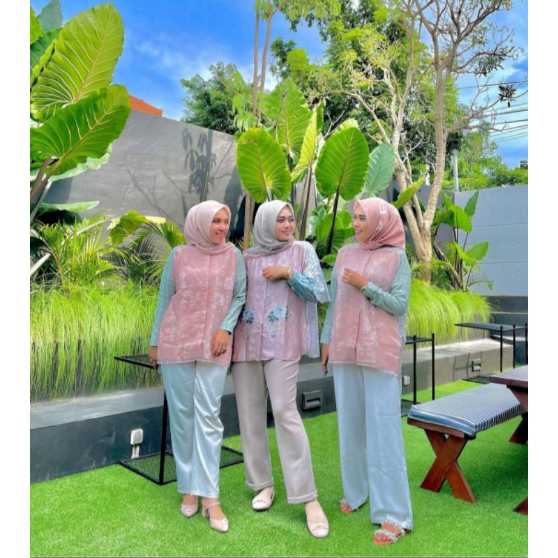 Akitri Top Ria Miranda Saga size S/M