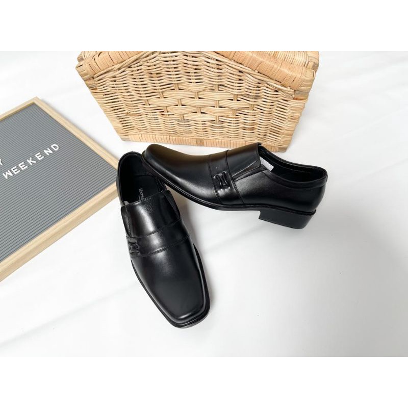 sepatu kulit bhonkshors