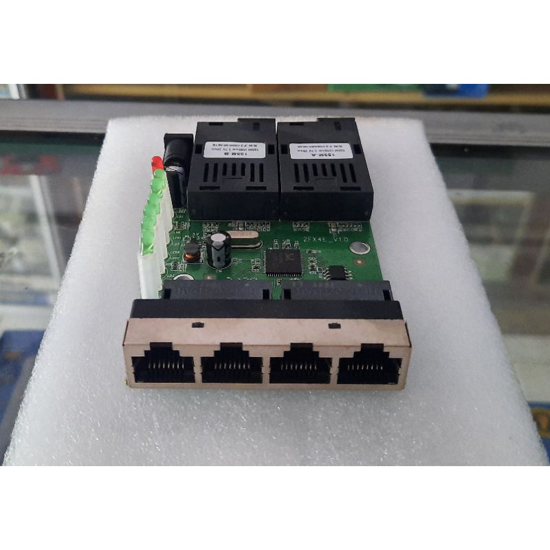 10/100Mbps 2 SC 4 RJ45 PCB BOARD ETHERNET FIBER SWITCH