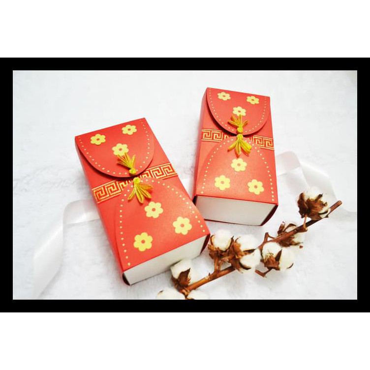 

GIFT BOX / KOTAK PARCEL / KOTAK KUE TAHUN BARU IMLEK / SINCIA 8 TERMURAH