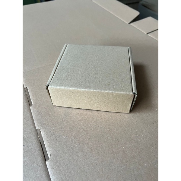 

12x12x5.5 cm earlock sidelock box pizza diecut karton kardus dus packaging kmk125 corrugated kraft