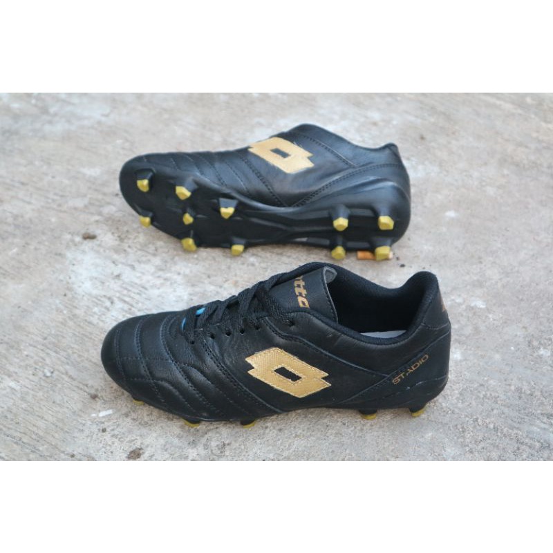 sepatu bola lotto stadio kulit sapi full/sepatu bola kulit premium