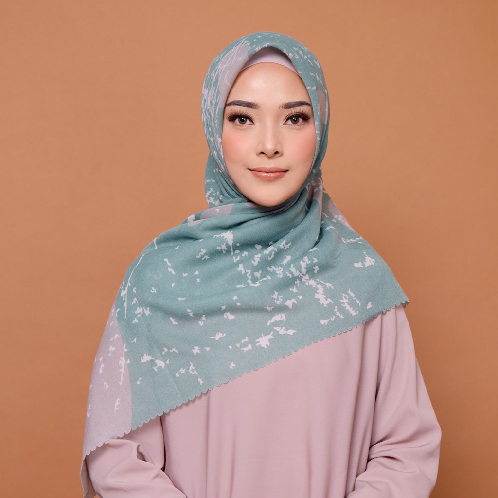 Hijab / Jilbab ZM Zaskia Mecca - Paola Green Scarf Kerudung Segi Empat Ultra Sonic