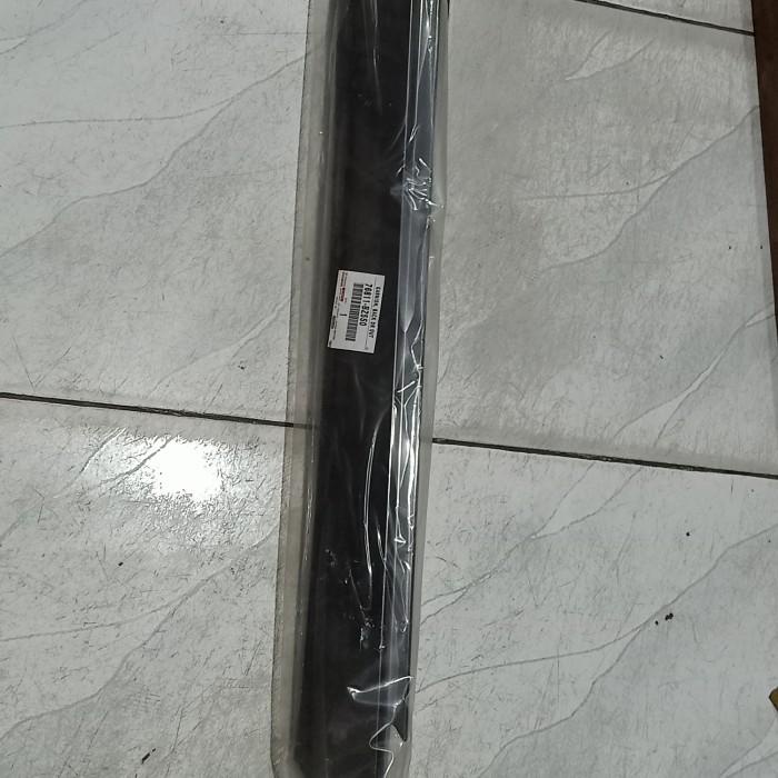 Trunklid/list chrome pintu bagasi avanza veloz 2019/2021 original