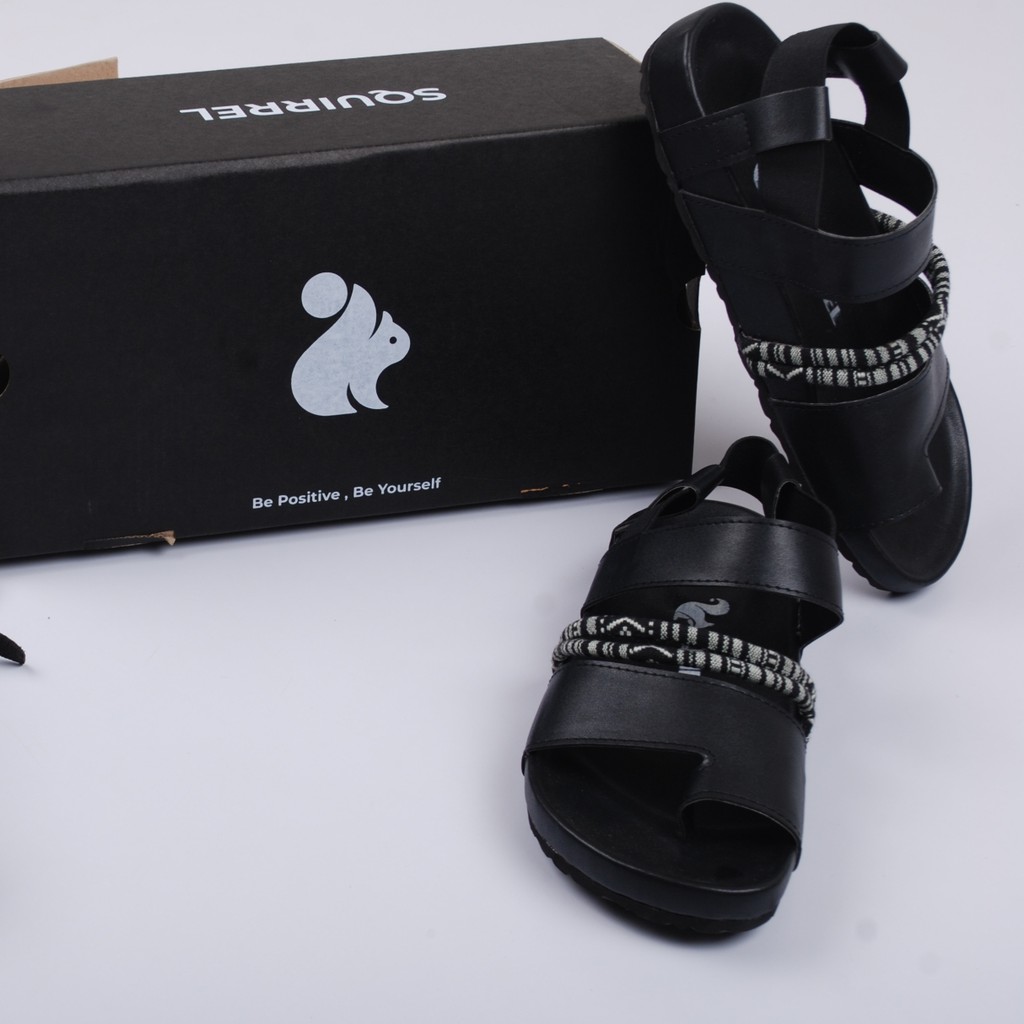 ALEXA BLACK WHITE |FORIND x Squirrel| Sendal Ori Tali Kulit Simpel Kayu Wanita/Women Sandal Footwear