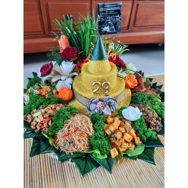 

Tumpeng nasi kuning custom