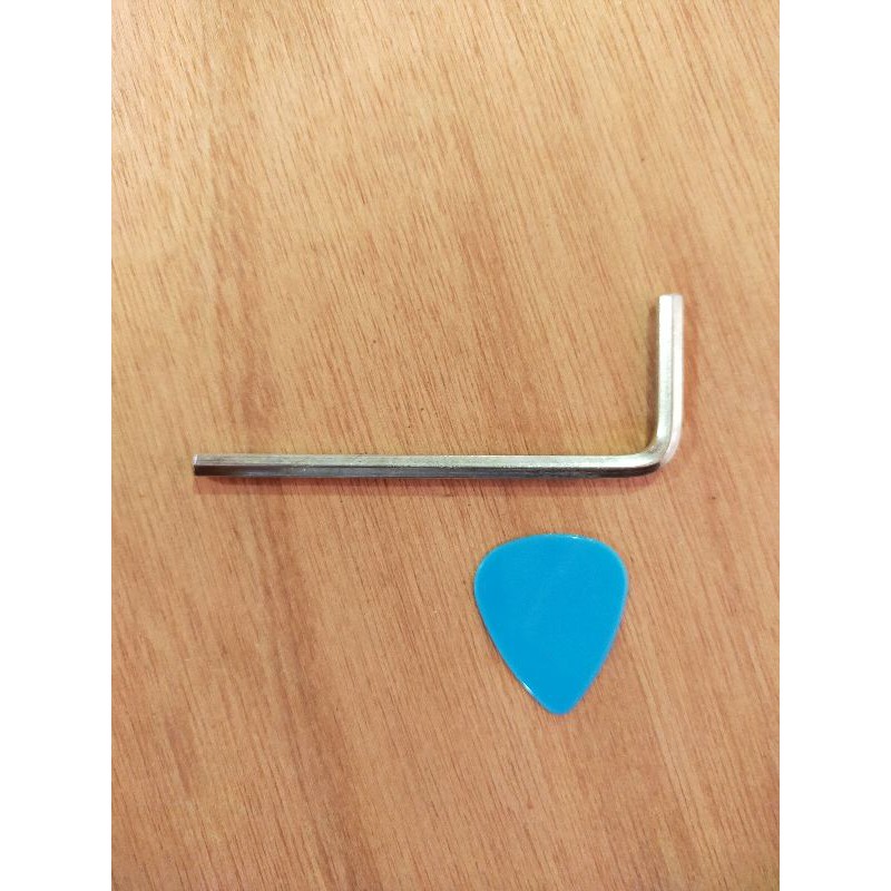 kunci penyetel besi gitar/kunci l buat nyetem besi dalam neck gitar bonus pick