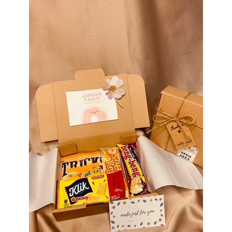 snack box / hampers makanan / hadiah valentine / kado ulang tahun / kado cewe termurah simple