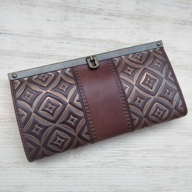Dompet VRV frame wallet embossed NWT