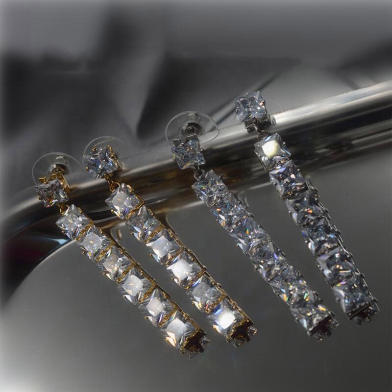 Anting Juntai Bentuk Persegi Bahan Cubic Zirconia Warna Silver Untuk Wanita