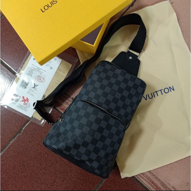 LV AVENUE SLING DAMIER GRAPHITE Black &amp; White