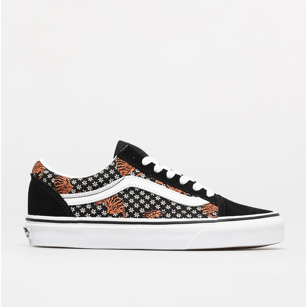 men common projects sneakers