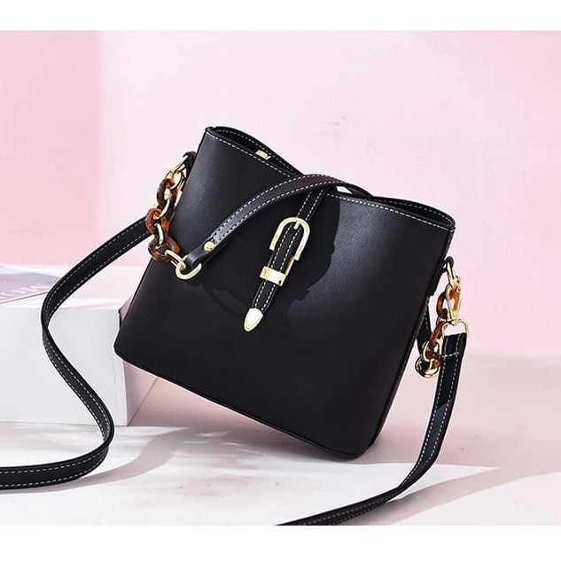 TAS WANITA SELEMPANG GUESS PREMIUM belt bag wanita tas selempang wanita slingbag polos elegant tas