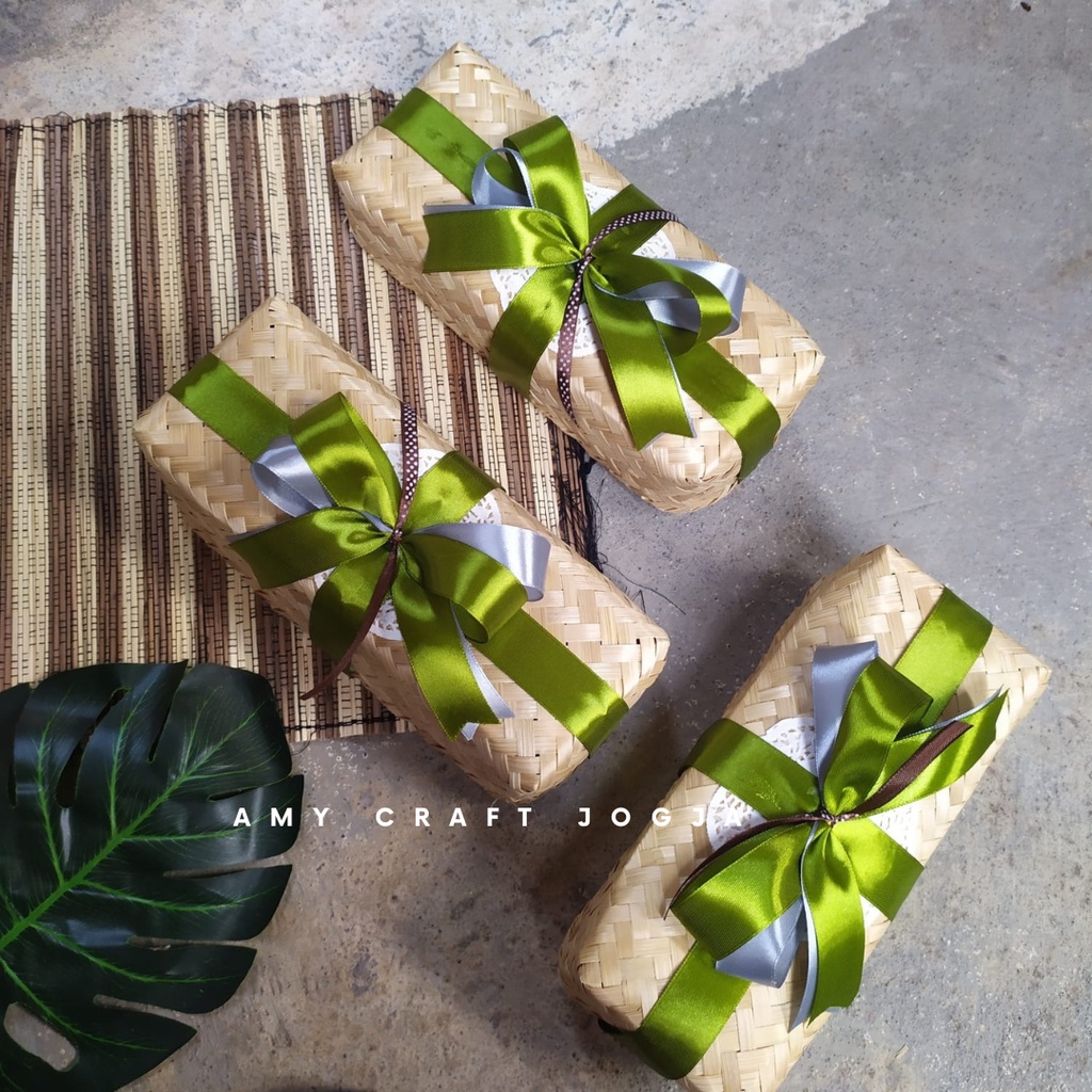 Besek Persegi Panjang Ukuran 22 x 8 cm Natural Hias Pita Besek Makanan Besek Souvenir Besek Makan 1 