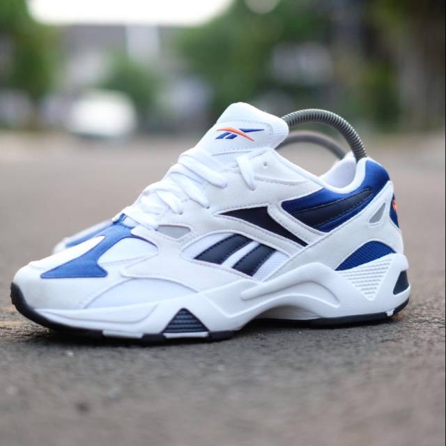 reebok aztrek running