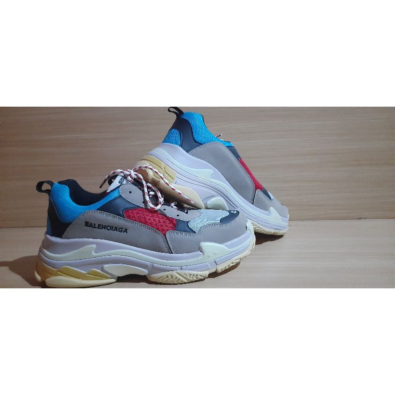 sepatu balenciaga triple s sepatu runing pria berkualitas produk asli import dari luar negri