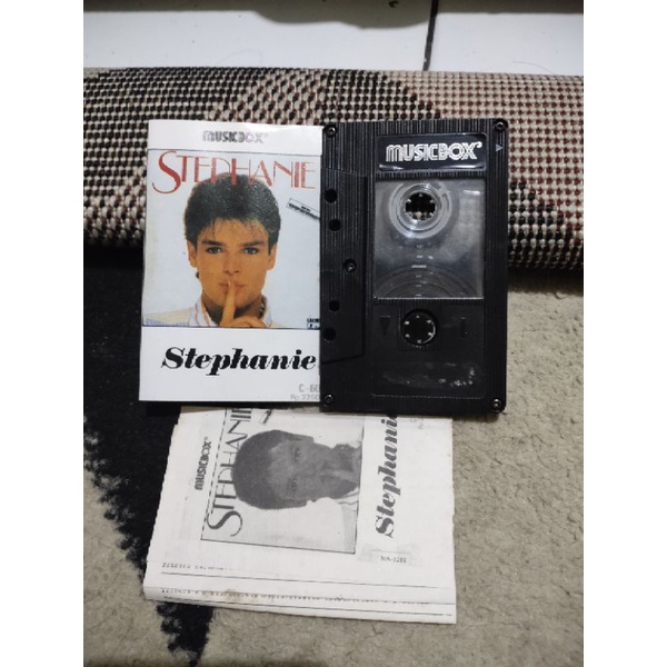 kaset pita stephanie